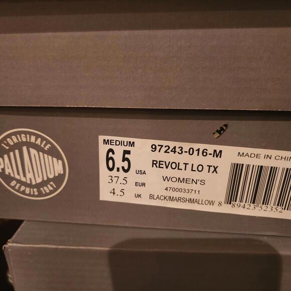 Palladium Womens Revolt Lo TX Platform Sneakers Black LaceUp Shoes Sz 6.5 Chunky - Picture 9 of 9